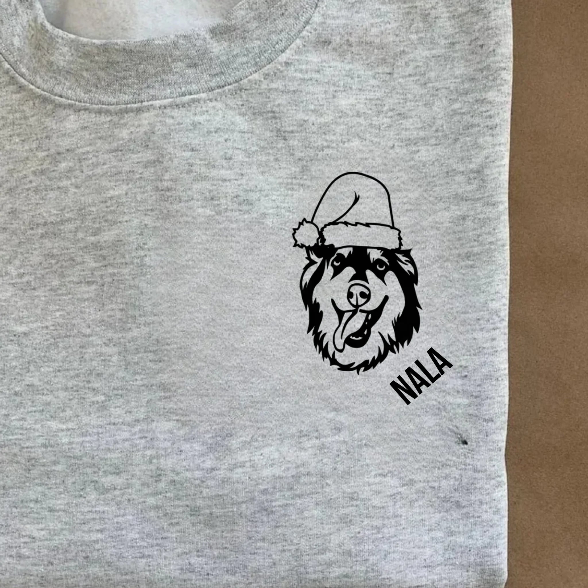  True-Threads - Personalisierter Hunde Weihnachten Hoodie mit Stickerei - Weihnachtsgeschenk für Hundebesitzer 